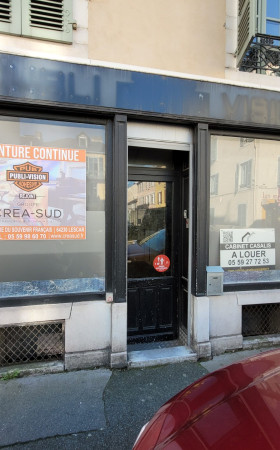 Local commercial  PAU