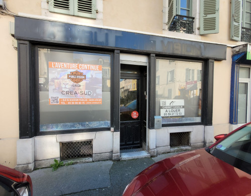 local commercial  PAU