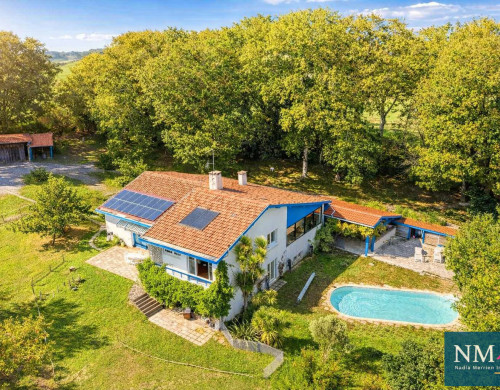 maison  URCUIT